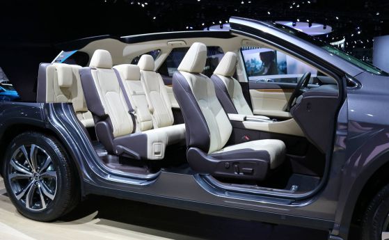 Lexus RX 350L и RX 450hL кацат с трети ред седалки в Лос Анджелис