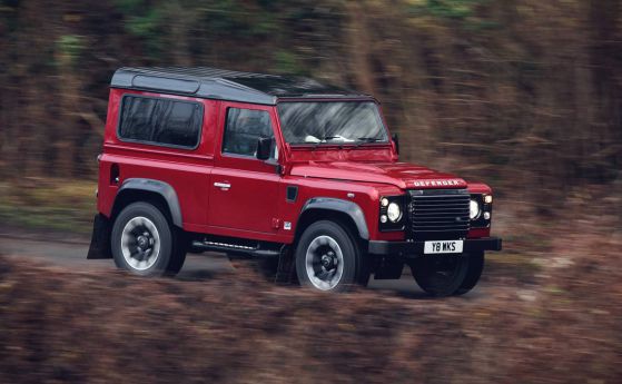 Land Rover възроди класически Defender с V8