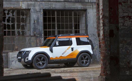Новият Land Rover Defender щял да засенчи Mercedes G-Class