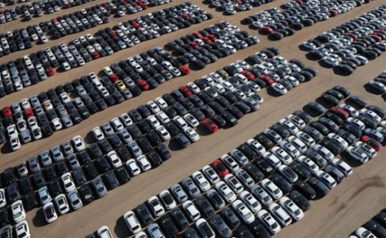 Близо 300 000 Volkswagen-и прашасват по паркинги в САЩ
