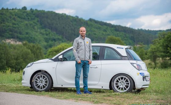 Български екипаж с дебют в Opel Adam Cup