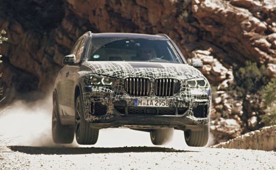 BMW тестват здраво бъдещия Х5 (галерия и видео)