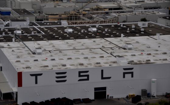 Tesla уволнява 9% от работниците си