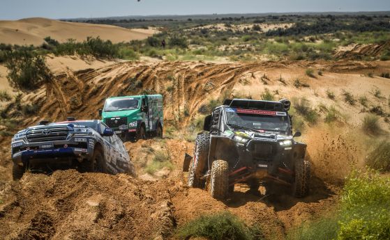 Silk Way Rally 2018: Ценков и Николов се изкачиха в класирането след етап 5