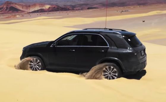 Новият Mercedes GLE ще се вади сам от пясъка (видео)