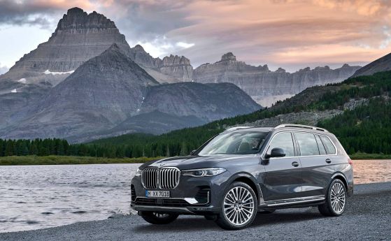 Ето го баварският гигант BMW X7 (галерия)