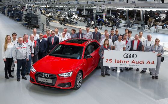 Audi A4 празнува четвърт век