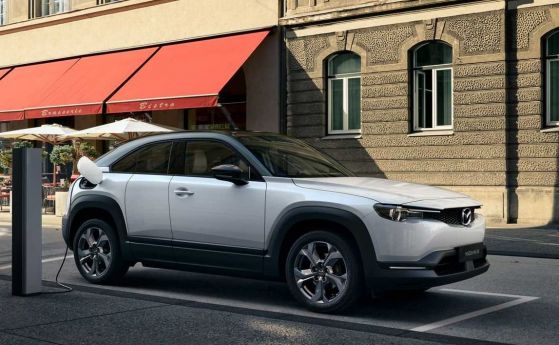 Mazda MX-30: първият електромобил на японците е кросоувър