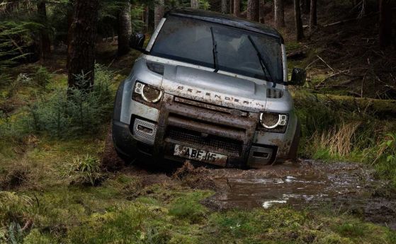 Готви се по-компактна и достъпна версия на Land Rover Defender