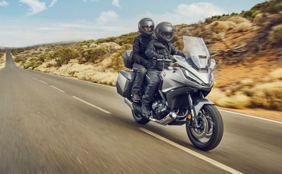 Honda NT1100: турър с гени от Africa Twin