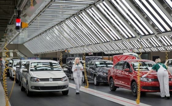 Volkswagen, Daimler, Volvo: бизнесът стяга примката около Москва