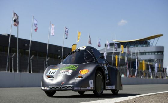 Студенти от Русе изминаха 108 км с 1 куб. м. водород на Shell Eco-marathon
