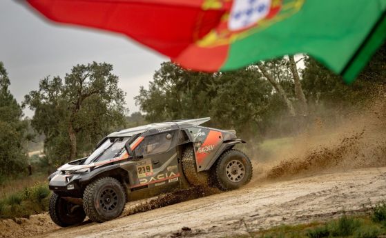 Льоб и Dacia с безапелационна победа в рали "Португалия"