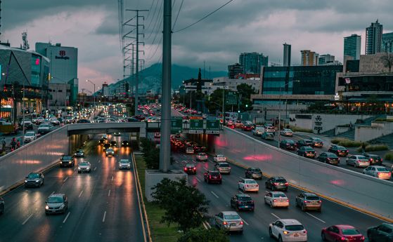 ЕС даде заден ход: бензинът и дизелът остават и след 2035 г.