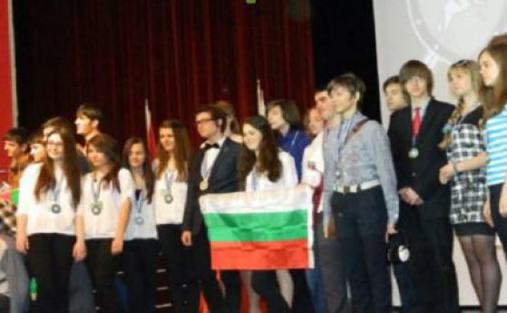 Заедно успяхме! "Рицарите на знанието" отиват на олимпиада в Белград