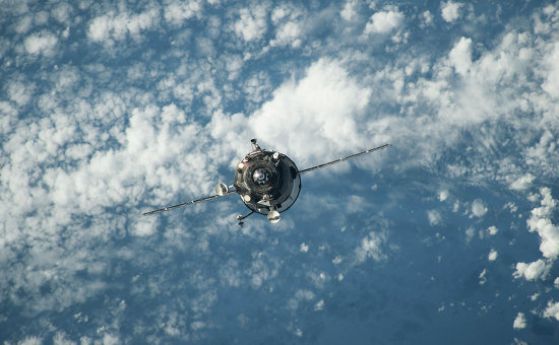 Роскосмос: Космическият кораб "Прогрес М-27М" е изгорял над Тихи океан