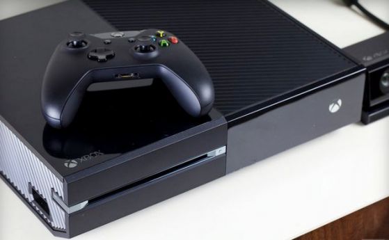 "Майкрософт" пускат джойстик за Xbox One с жак за слушалки 