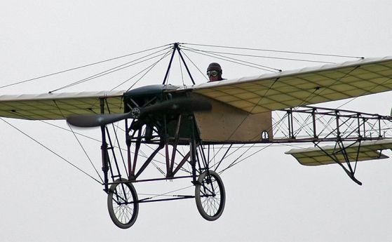 На 25 юли 1909 френският пилот и авиоконструктор Луи Блерио прелетя над Ламанша