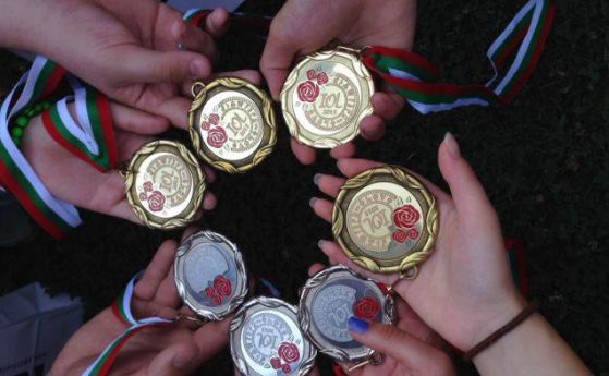 Седем медала спечели отборът ни в Международната олимпиада по лингвистика