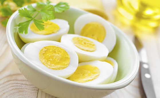Диетолозите отново промениха мнението си за вредата от яйцата