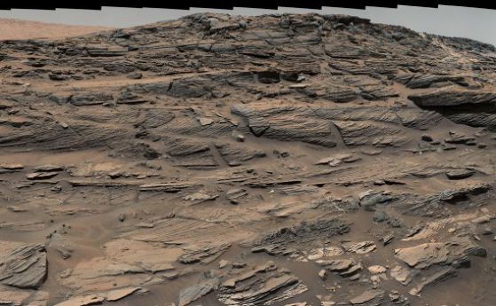 Марсоходът Curiosity направи панорамна снимка на дюните на Марс