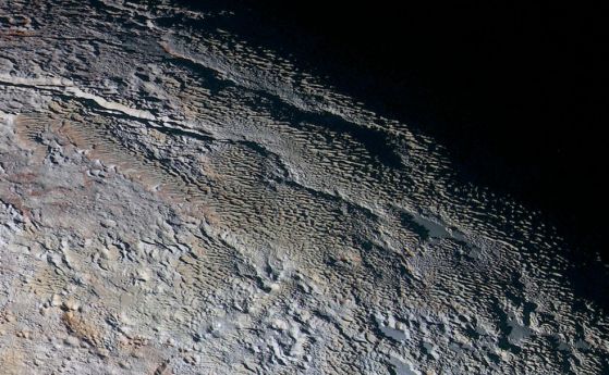 Нови снимки на повърхността на Плутон с "драконови люспи"