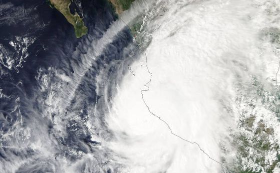 "Ураганът на хилядолетието" Патрисия от височината на МКС (видео)