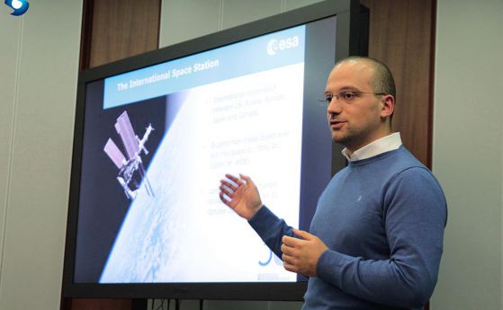 Лекция в СУ на Антонио Фортунато, отговарящ за комуникациите с Международната космическа станция