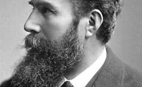 На 8 ноември 1895 г. Вилхелм Конрад Рьонтген открива лъчи, наречени по-късно рентгенови лъчи