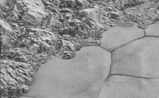 New Horizons изпрати най-добрите снимки отблизо на Плутон