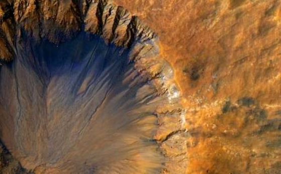 Марсианските дерета могат да се образували без вода, според проучване