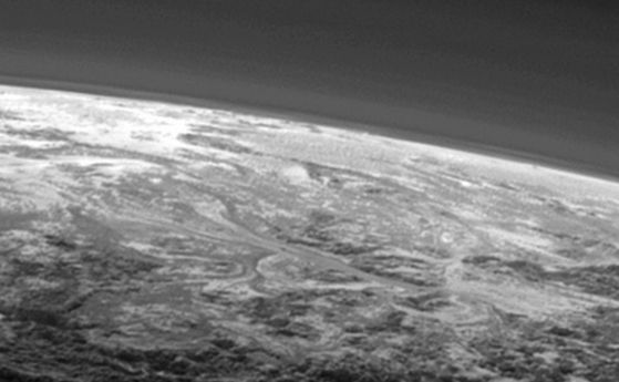Каква е тайнaта на ледените реки на Плутон
