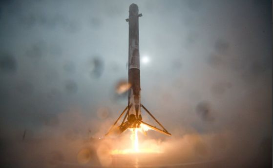 Шефът на SpaceX публикува видео с неуспешното кацане на степента на Falcon 9