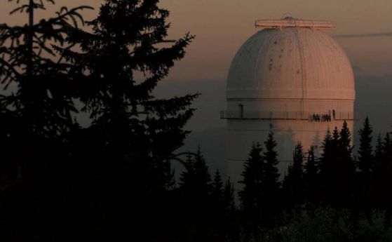 Националната астрономическа обсерватория в Рожен става на 35 години (видео)