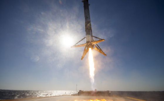 360-градусово видео на кацането на ракетата на SpaceX Falcon 9