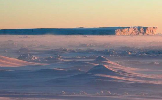 Съдбата на новия огромен айсберг, който се откъсна от Антарктика (снимки и видео)
