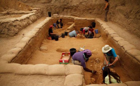 Археолози откриха първото гробище на филистимци