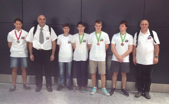 Пет отличия за българския олимпийския отбор по физика на Международната олимпиада в Швейцария