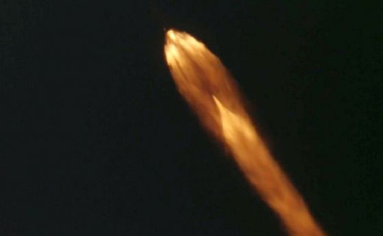 Зашеметяващо видео на SpaceX на излитащите и кацащи ракети на компанията