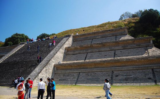 Най-голямата пирамида в света се крие под планина в Мексико (видео)