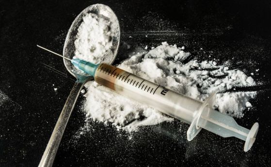 Канадски лекари вече могат да предписват хероин на наркозависимите