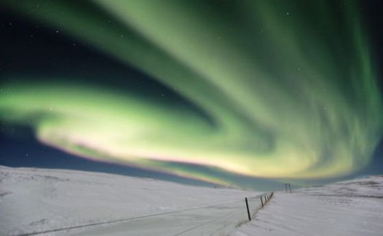 Град в Исландия изключи уличните лампи, за да се види северното сияние (снимки, видео)
