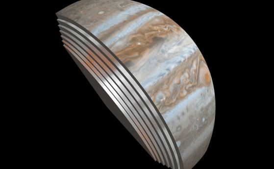 Първи поглед под облаците на Юпитер и една усмивка от газовия гигант, показа Juno