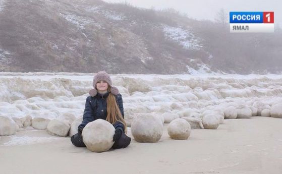 Гигантски снежни топки в Сибир вещаят мразовита зима (видео)