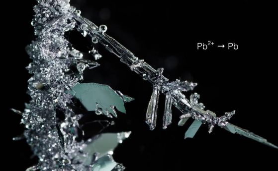Кристали растат пред очите ви (видео)