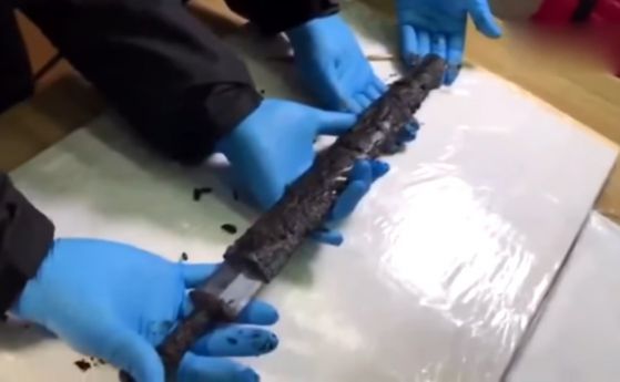 В Китай е открит меч на повече от две хиляди години (видео)