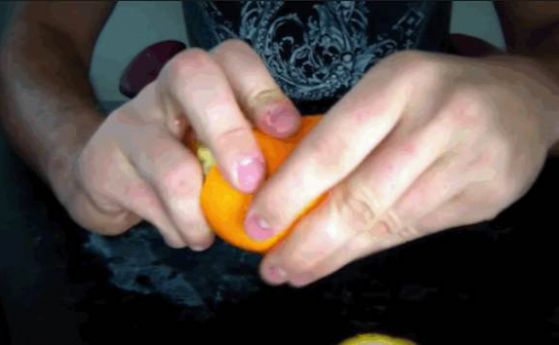 Кората на портокала изстрелва капчици с космическо ускорение (видео)