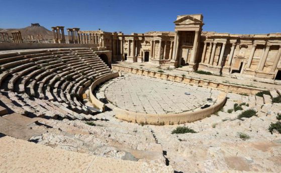 ИДИЛ унищожи част от римски театър и колонада в Палмира