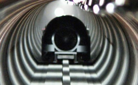 SpaceX показа какво е да си във вакуумния тунел на Hyperloop (видео)