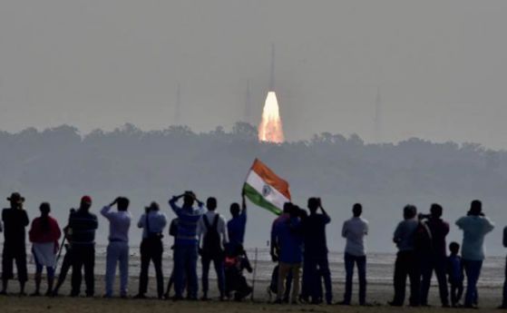 Рекорд: Индия изстреля 104 сателита наведнъж (видео)
